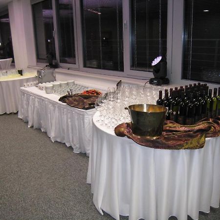 Linden Restaurant And Pension Brno Esterno foto