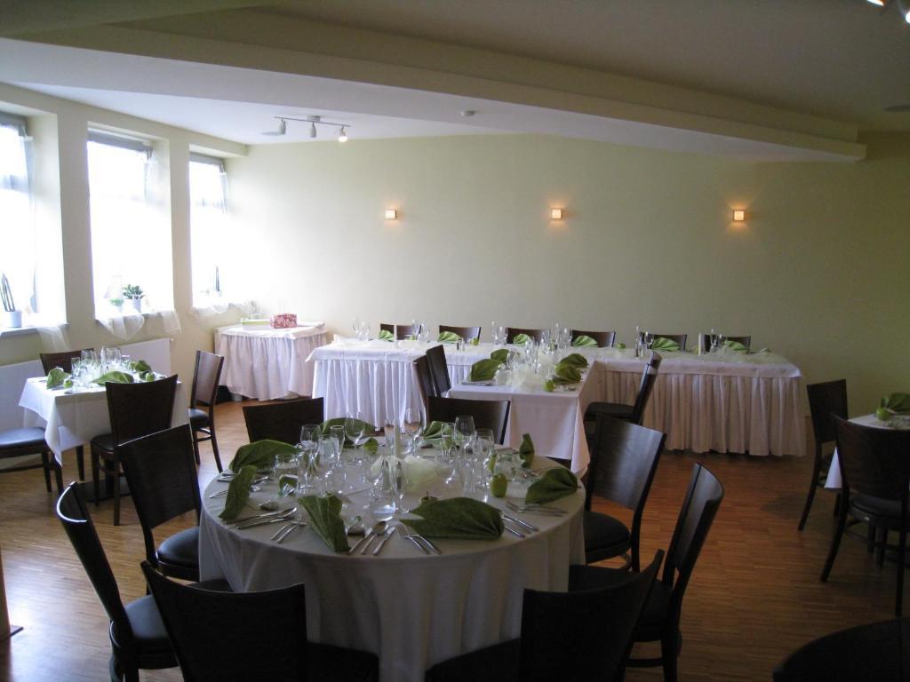 Linden Restaurant And Pension Brno Esterno foto
